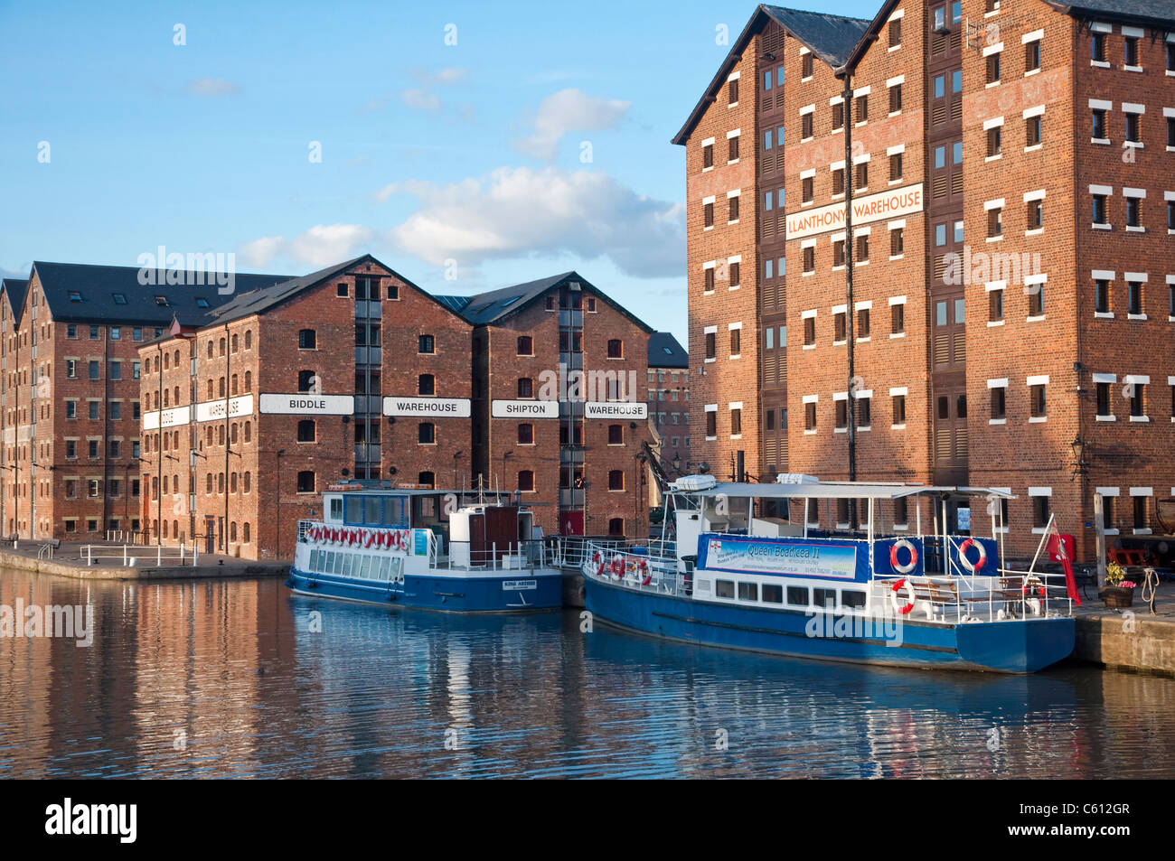 Gloucester Docks, los antiguos almacenes renovado y convertido para nuevos usos - Gloucestershire, Reino Unido. Foto de stock