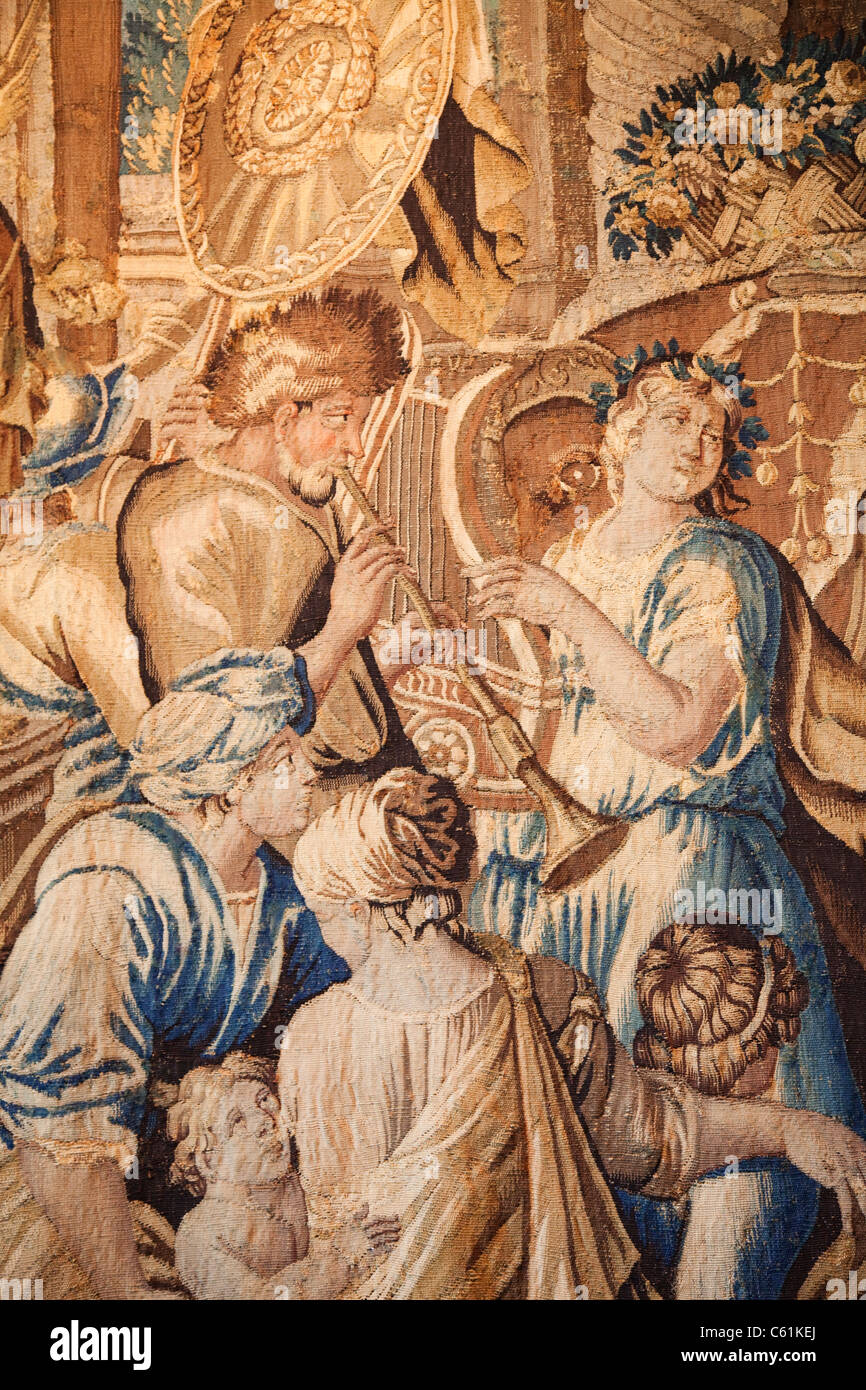 Francia, el Valle del Loira, el castillo de Chaumont, tapiz que representa a los músicos en la biblioteca Foto de stock