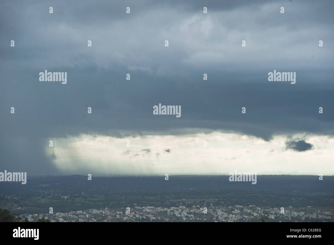 Mysore[ara] ciudad ,hacia cloud burst. Foto de stock