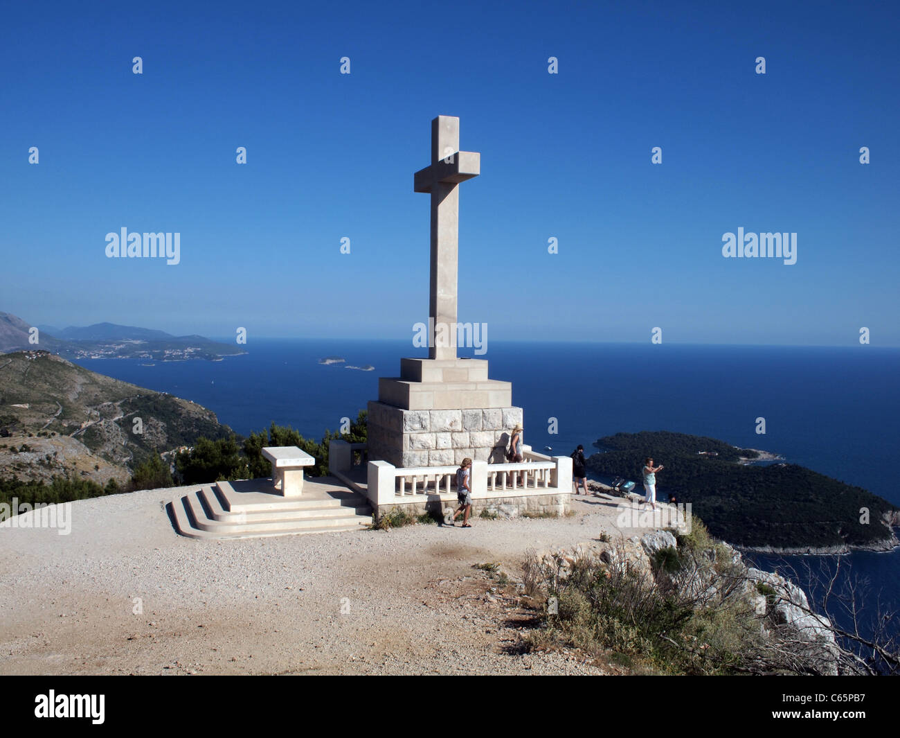 War Memorial en el monte Srd Dubrovnik Croacia Foto de stock