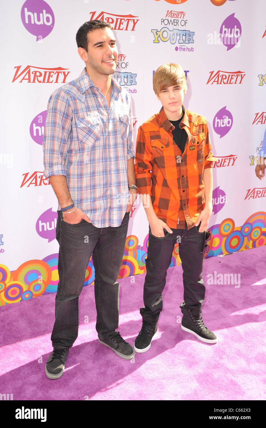 Scooter Braun, Justin Bieber en la terminal de llegadas de variedad es la  cuarta potencia de la Juventud Evento Anual, Paramount Studios, Los  Angeles, CA, 24 de octubre de 2010. Foto por: