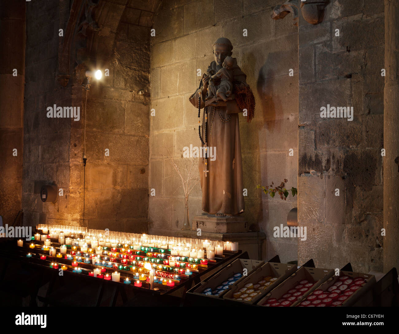 Interior de la Catedral de Saint Michel (Carcassonne, Francia) Foto de stock