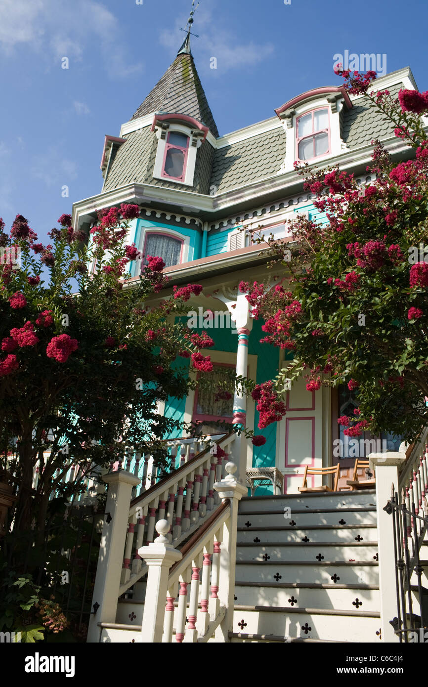 Gingerbread arquitectura victoriana en Cape May, Nueva Jersey, un Monumento Histórico Nacional Foto de stock