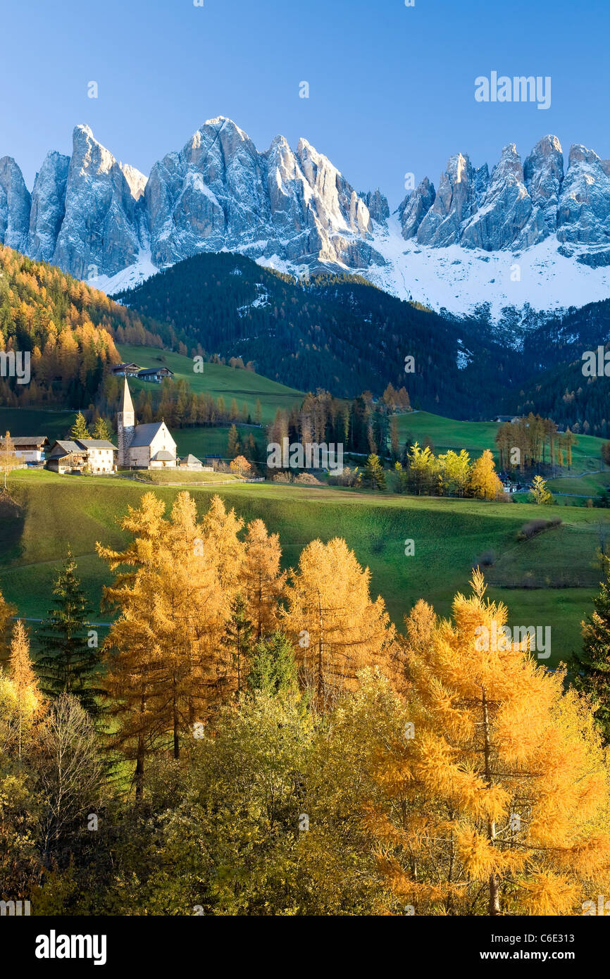 Montañas, Geisler Gruppe/ Geislerspitzen, dolomitas, Trentino-Alto Adigio, Italia, Europa Foto de stock