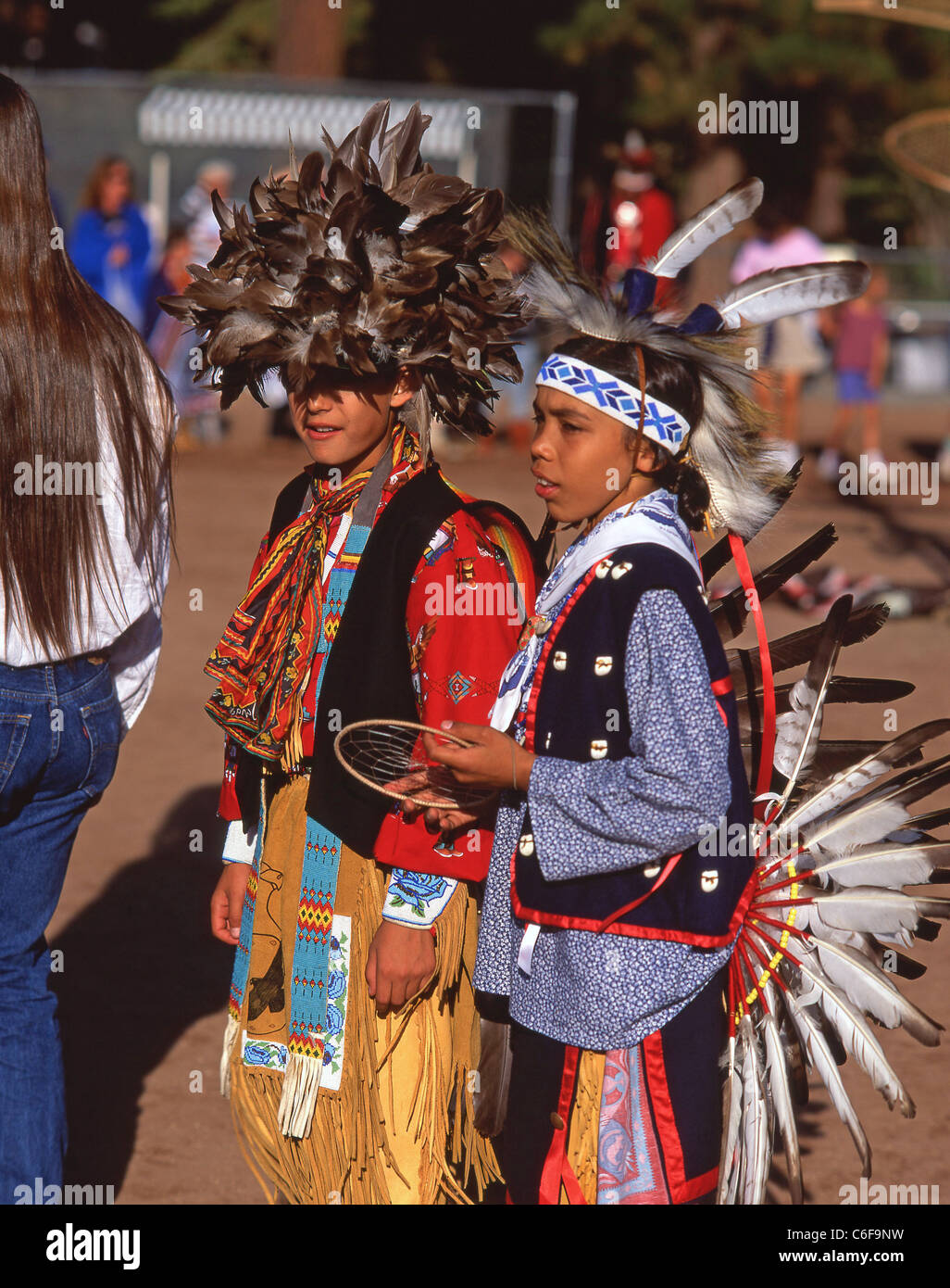 Niños vestidos con traje nativo, Nevada, Estados Unidos de América Fotografía de stock -
