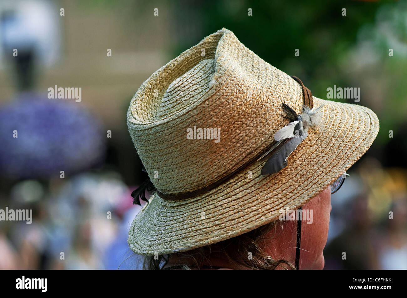 Hombre de paja de personas portando sombreros sombrero Fotografía de stock  - Alamy