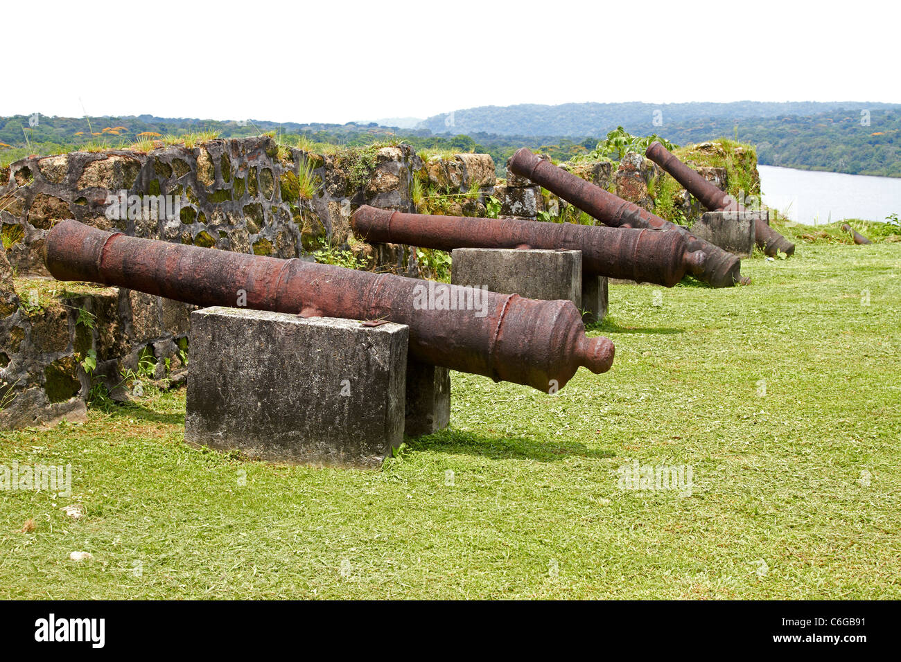 Cañones en el Fuerte español de San Lorenzo, República de Panamá Foto de stock
