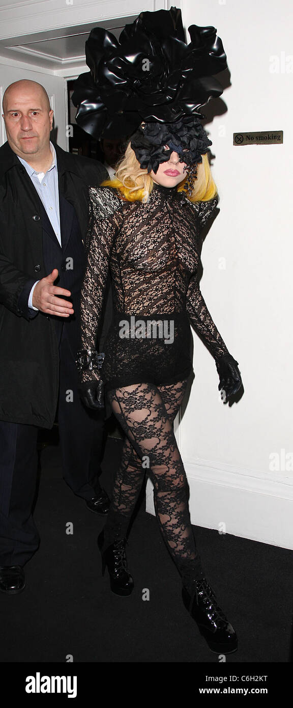 Lady Gaga MAC VIVA GLAM el lanzamiento para beneficiar al fondo del SIDA MAC  Londres, Inglaterra - 01.03.10 Lia Toby Fotografía de stock - Alamy