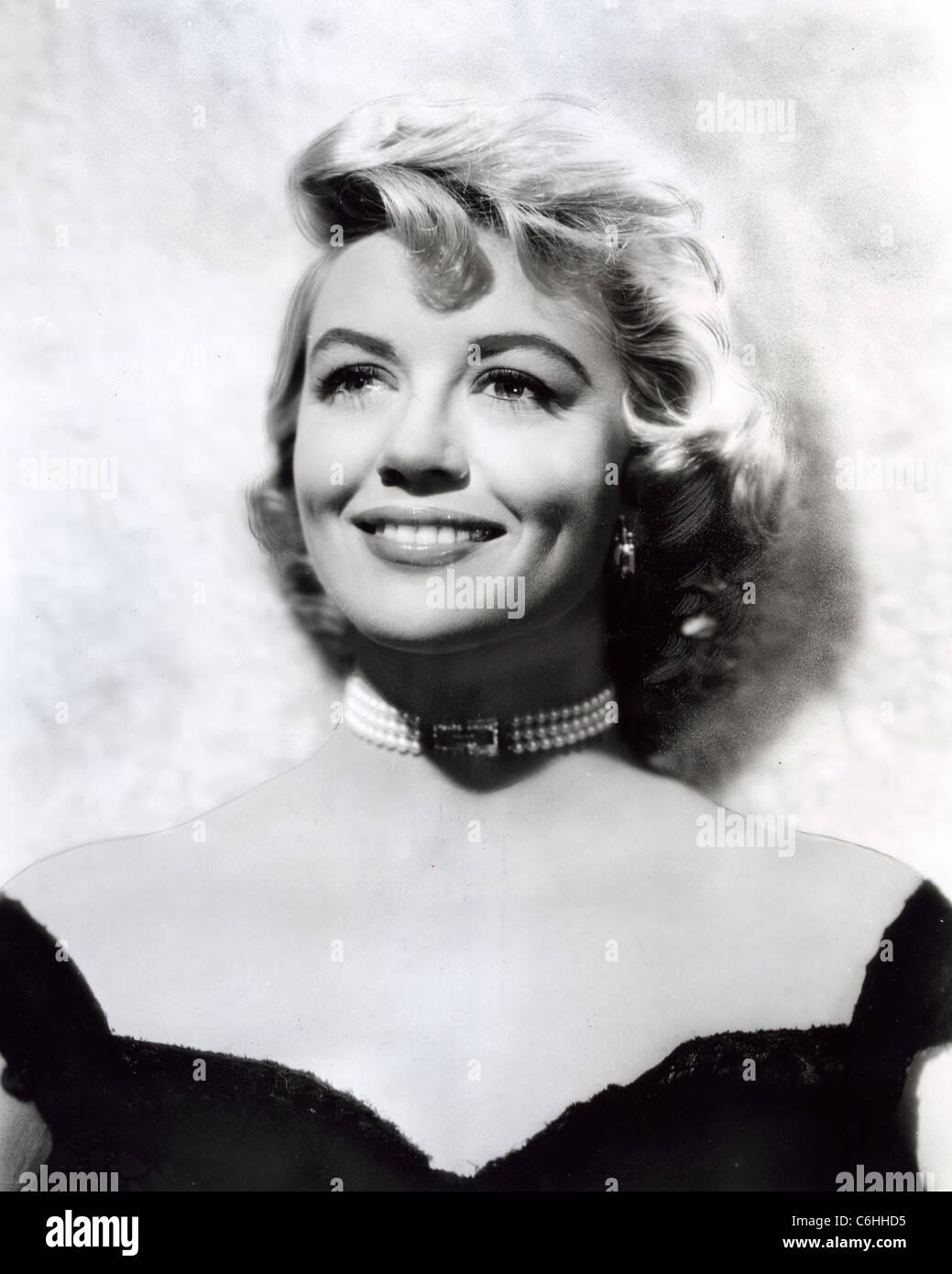 DOROTHY MALONE US TV y actriz de cine 1965 Fotografía de stock Alamy