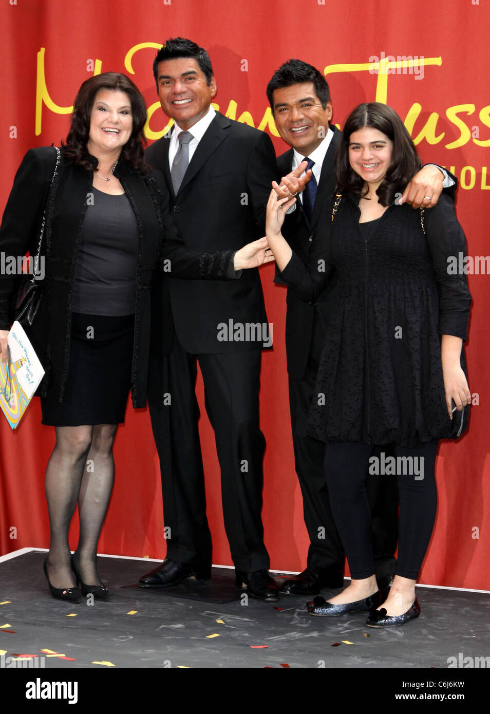 Lopez con su esposa Ann y su hija Maya Lopez Lopez Madame