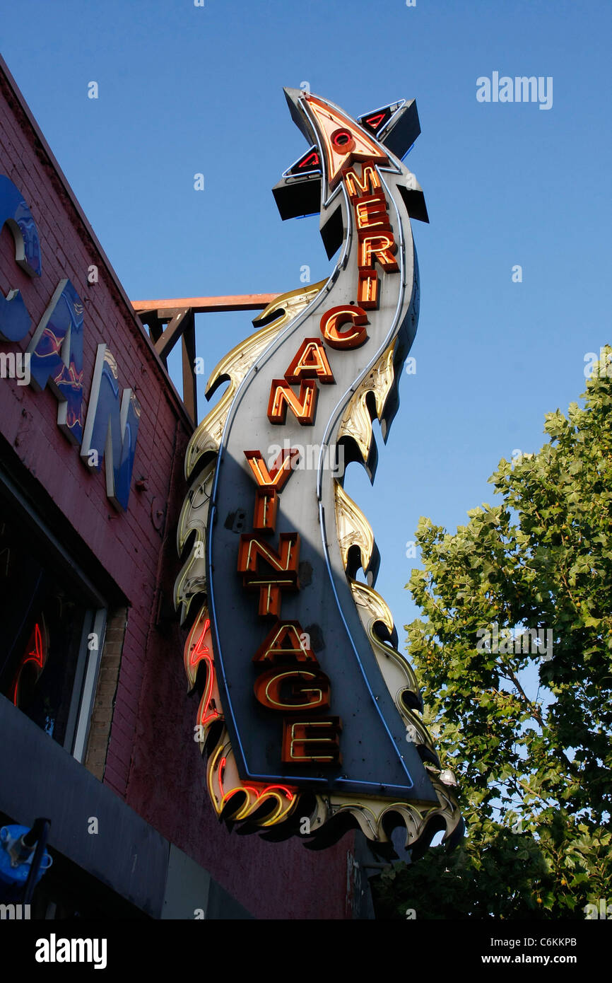 American Vintage en Melrose Avenue, Los Angeles, California - 05.08.10 RHS  Fotografía de stock - Alamy