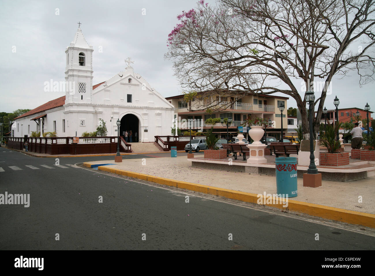 Las Tablas, Los Santos, Panamá. La plaza principal y la iglesia de Santa  Librada Fotografía de stock - Alamy