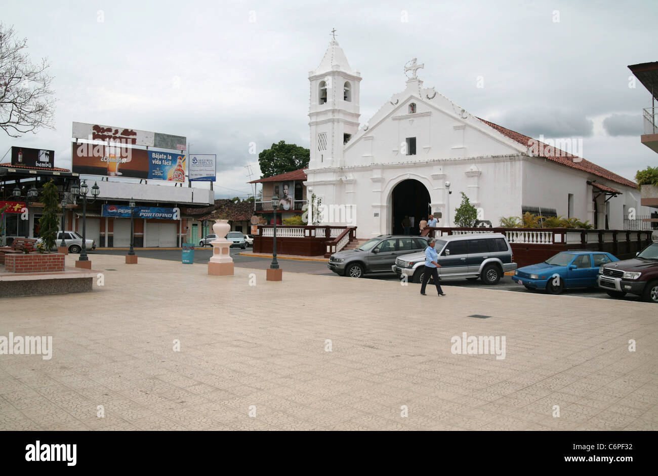 Las Tablas, Los Santos, Panamá. La plaza principal y la iglesia de Santa  Librada Fotografía de stock - Alamy