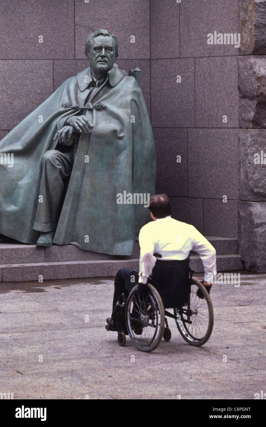 Franklin d roosevelt wheelchair fotografías e imágenes de alta resolución -  Alamy