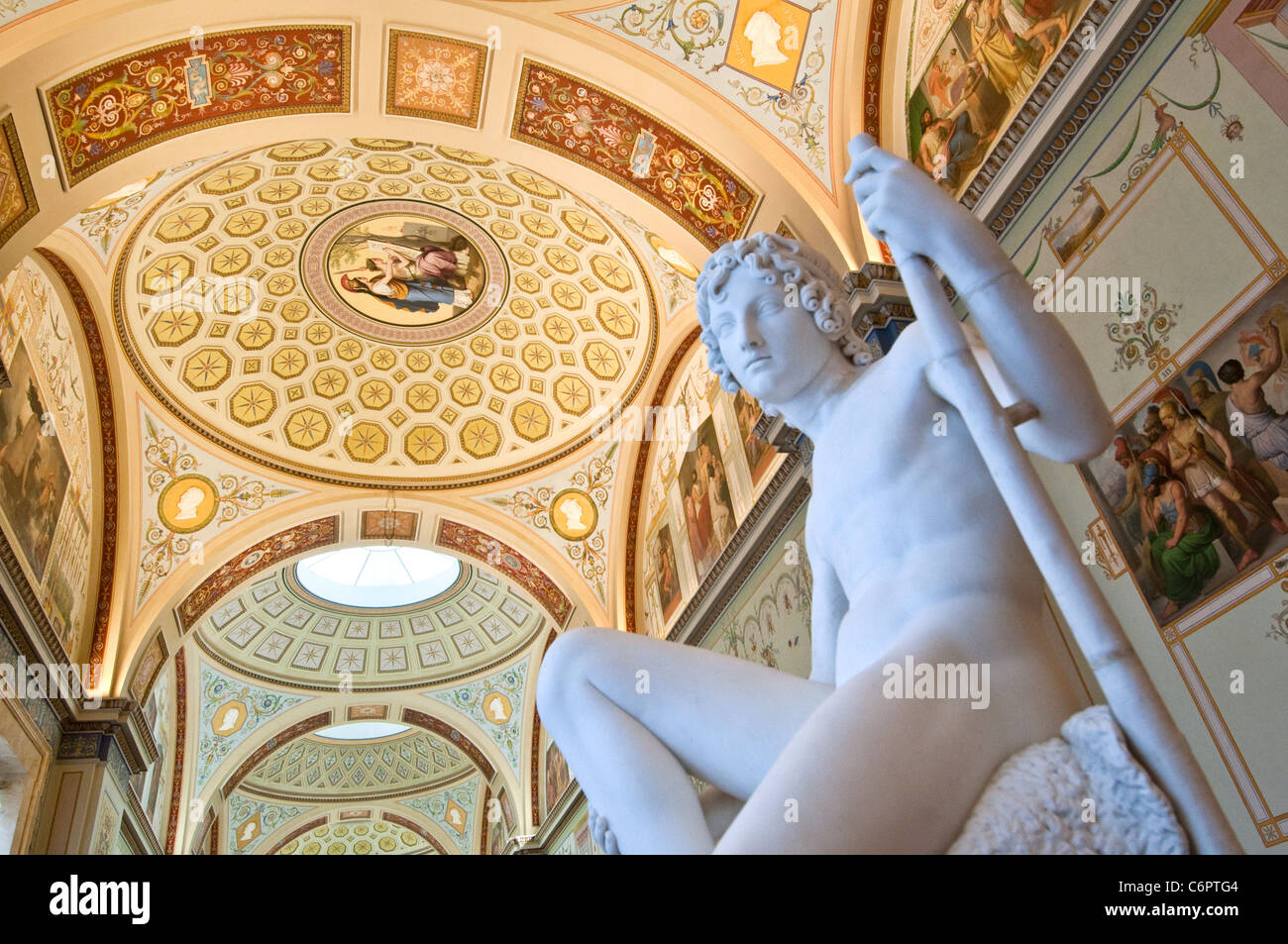 Galería de pinturas antiguas en el Palacio de Invierno del Museo Estatal del Hermitage, en San Petersburgo, Rusia Foto de stock