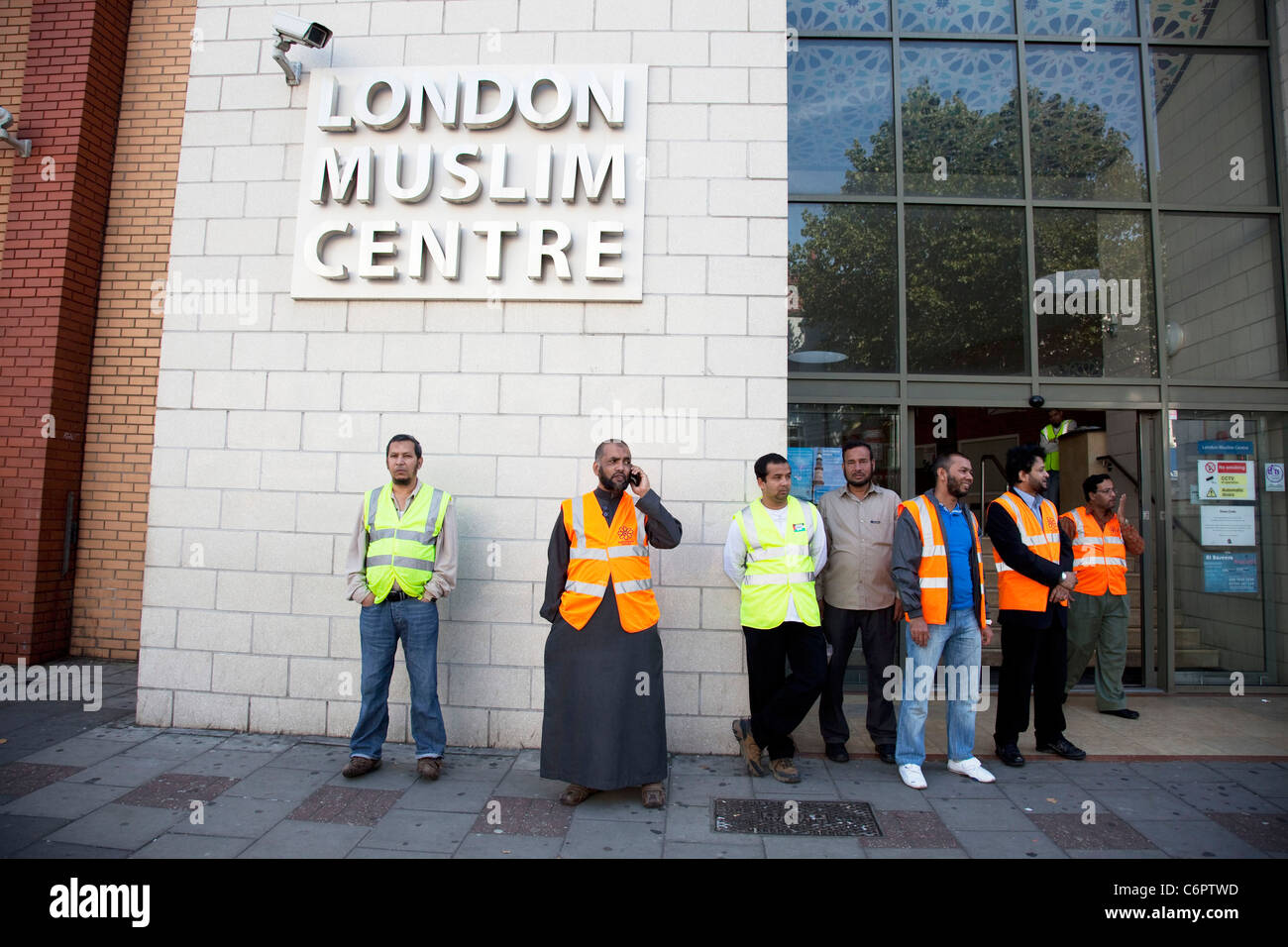 Contra el Fascismo rally en Whitechapel, East London. Tower Hamlets Unite. Proteger el Centro Musulmán de Londres. Foto de stock