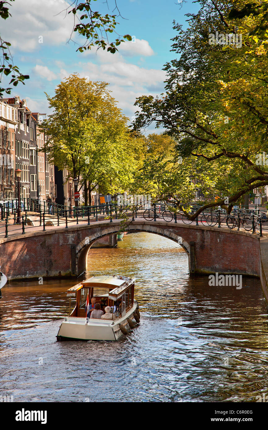 Europa, Países Bajos, Canal en Amsterdam Foto de stock