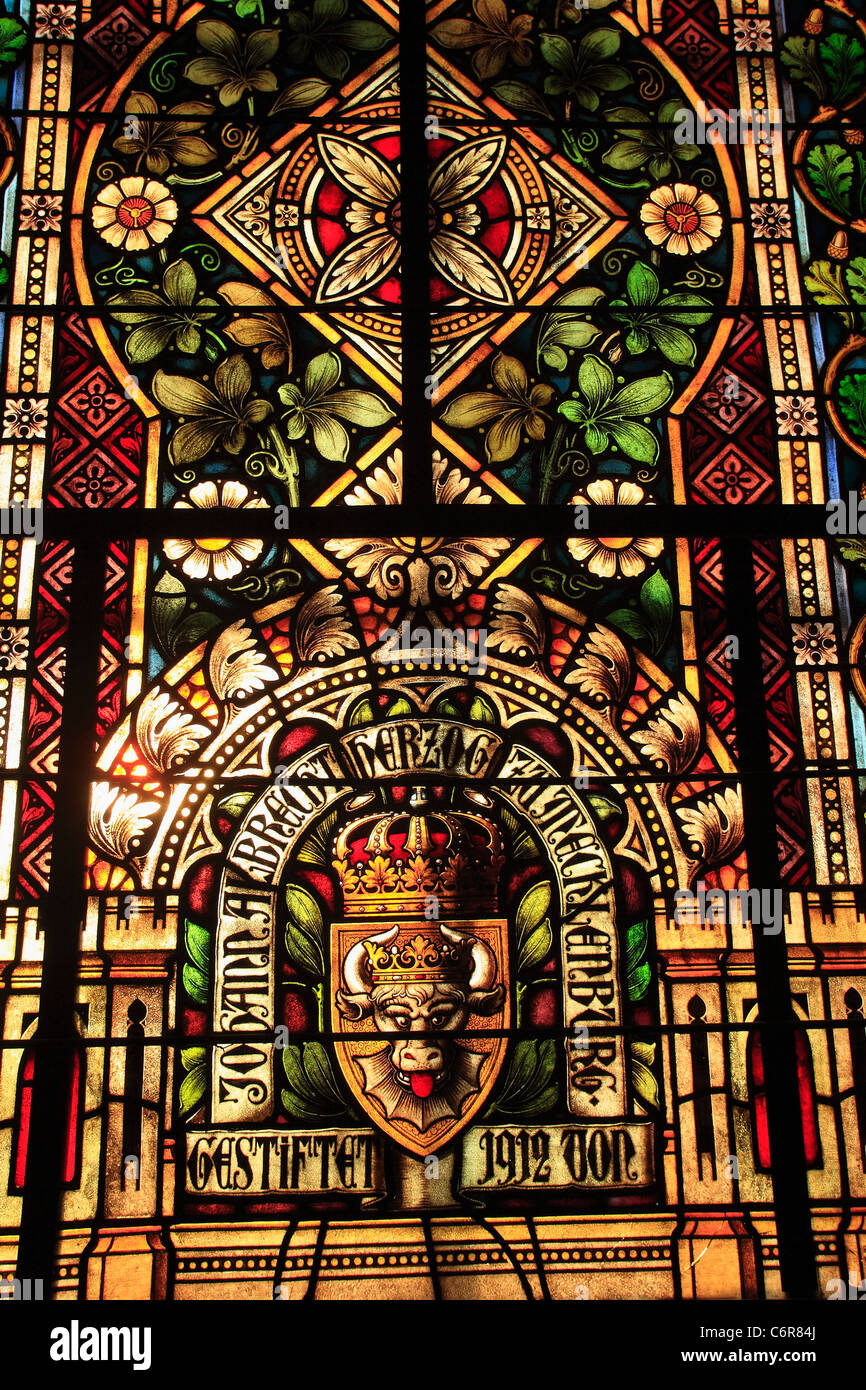 Las vidrieras de la iglesia luterana Foto de stock
