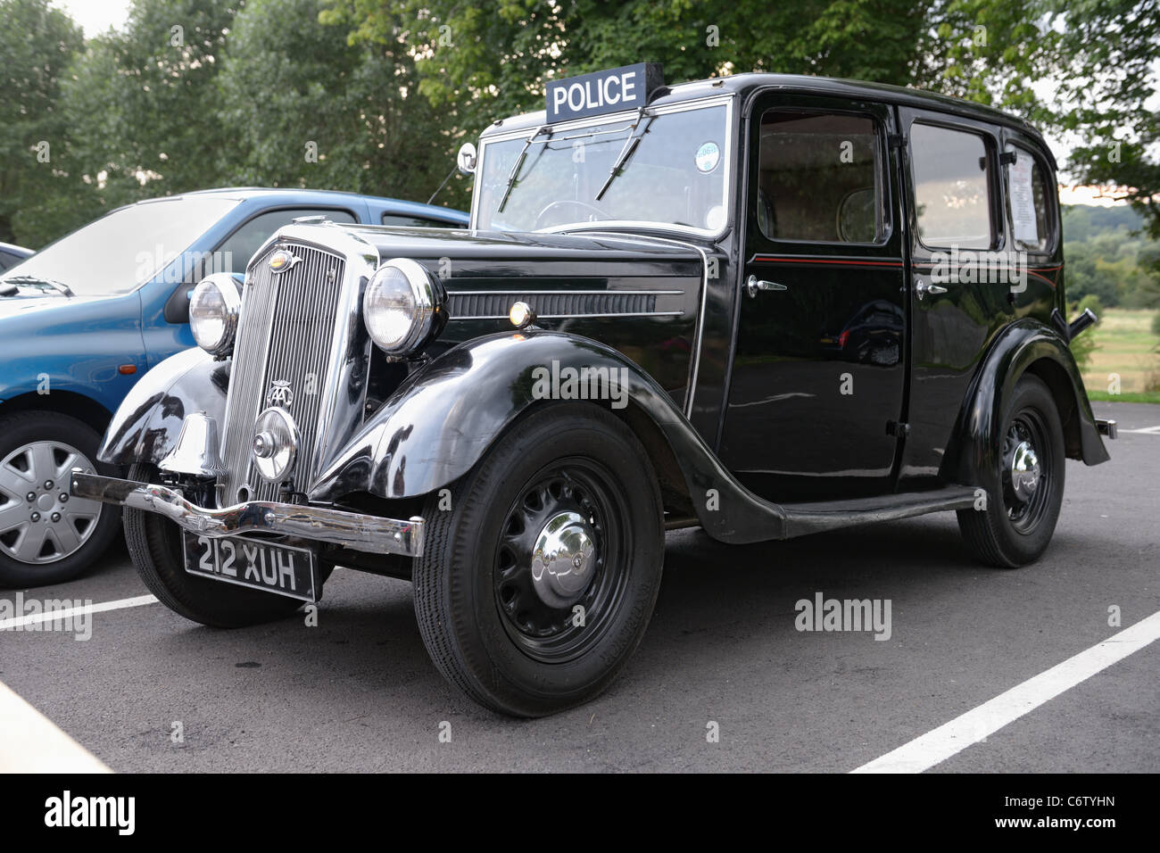 Classic police car fotografías e imágenes de alta resolución - Alamy