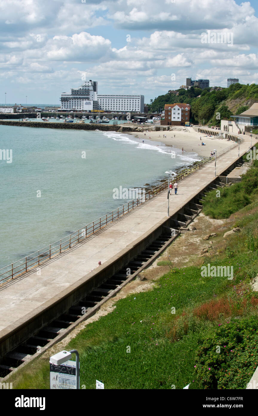 Folkestone, frente a la playa, en el sudeste de Inglaterra. Foto de stock