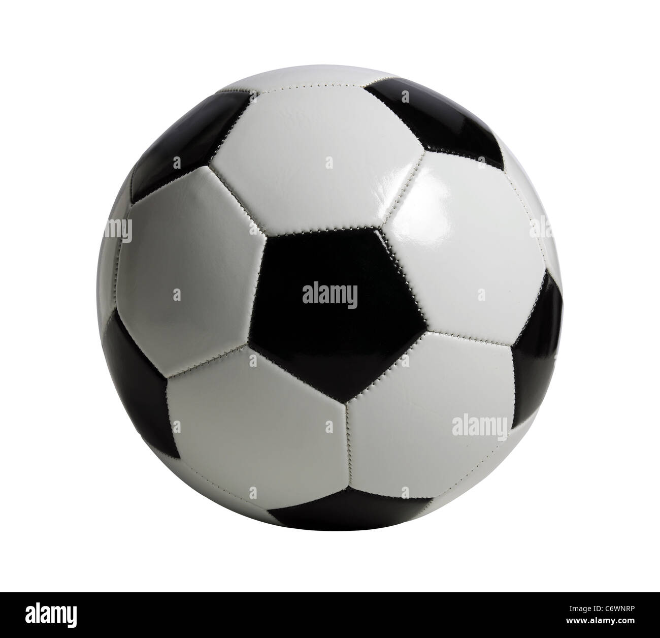 Balón de fútbol aislado sobre fondo blanco - con trazado de recorte Foto de stock