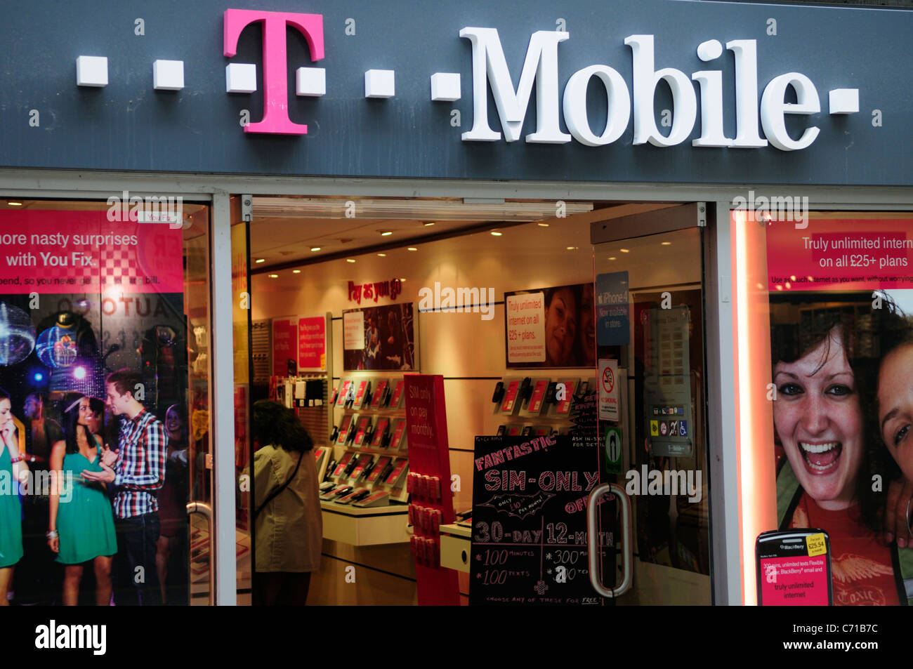 T-Mobile tienda de teléfonos móviles, Cambridge, Inglaterra, Reino Unido  Fotografía de stock - Alamy