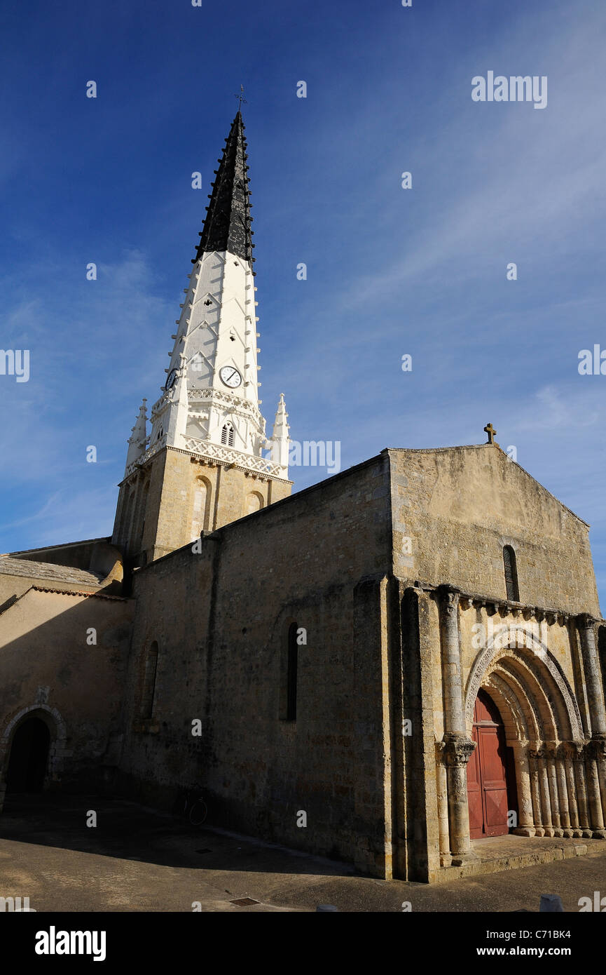Ars en Ré la torre de la iglesia, Ré Islan, Ile de Ré, Charente Maritime departamento, al oeste de Francia Foto de stock