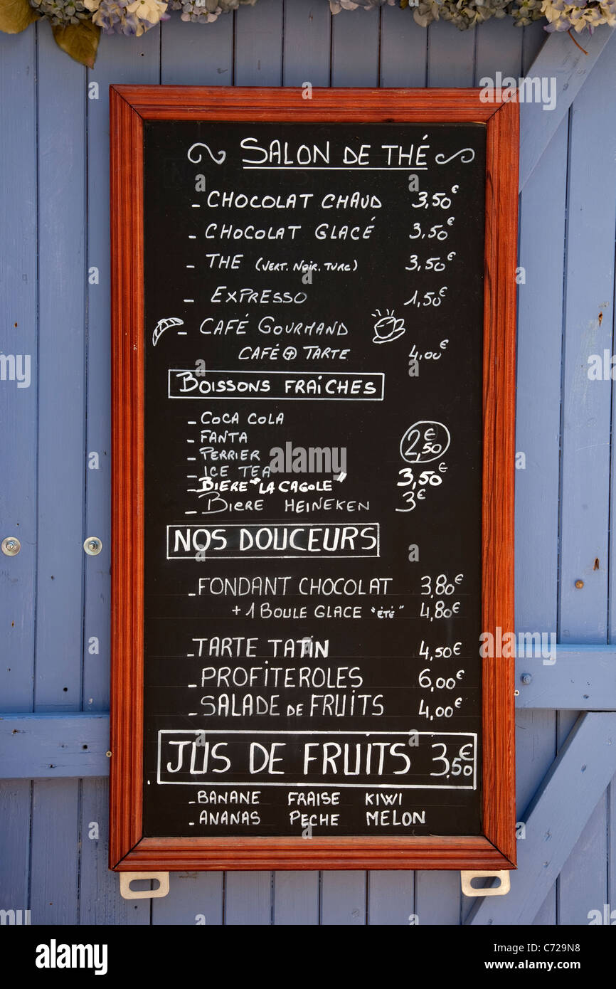 Francés menú de bebidas en la cafetería Les Gourmandises du panier, Marsella, Francia Foto de stock