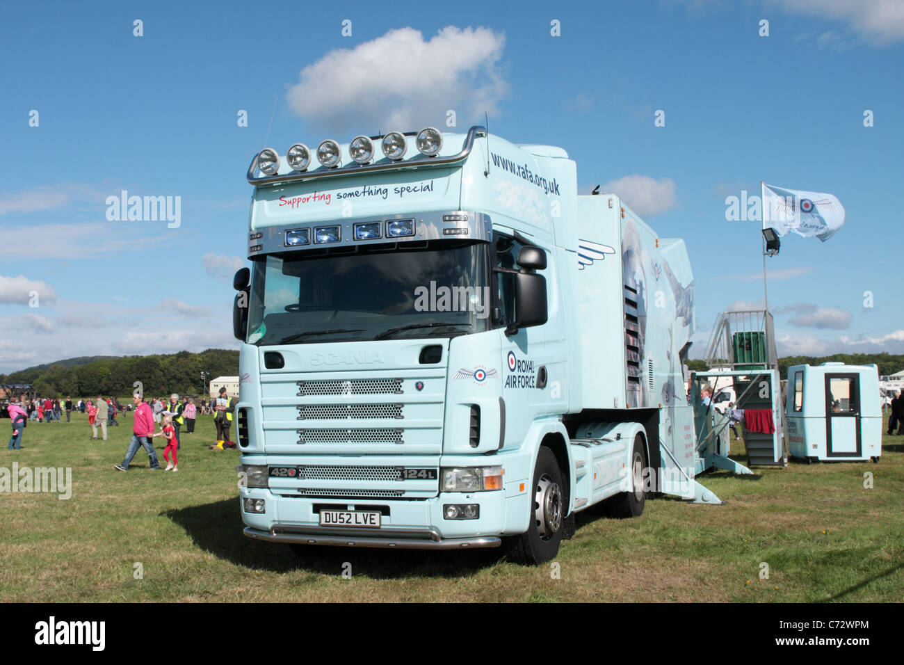 Unidad tractora Scania 124L Foto de stock