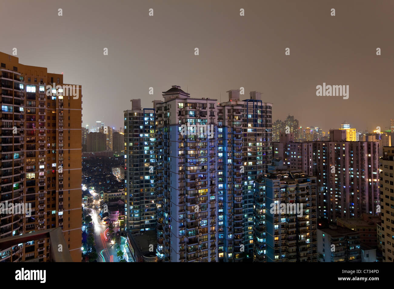 Edificios de apartamentos en el centro de Shanghai, Shanghai, China Foto de stock