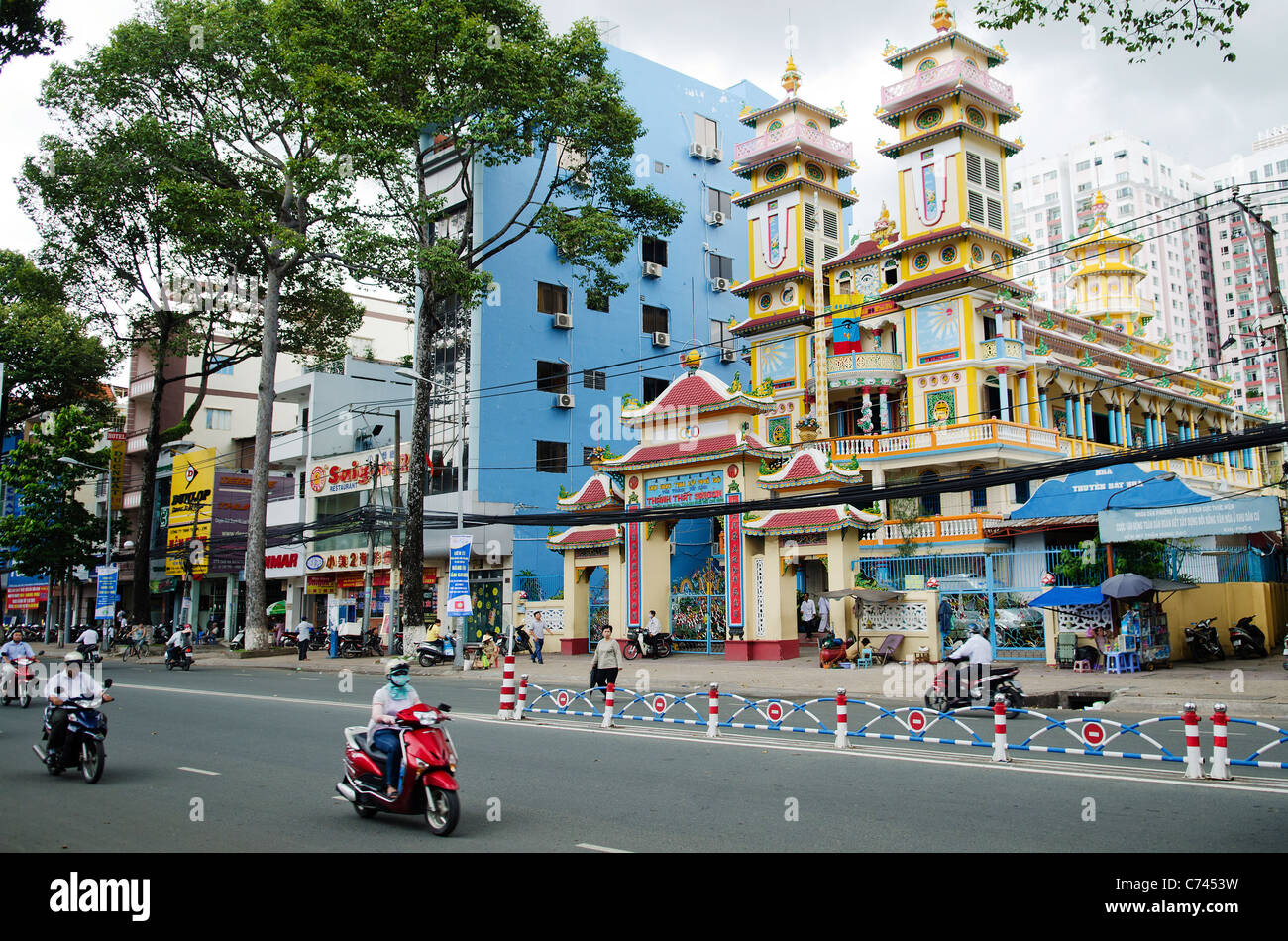 Templo cao dai en Ciudad Ho Chi Minh, Vietnam Foto de stock