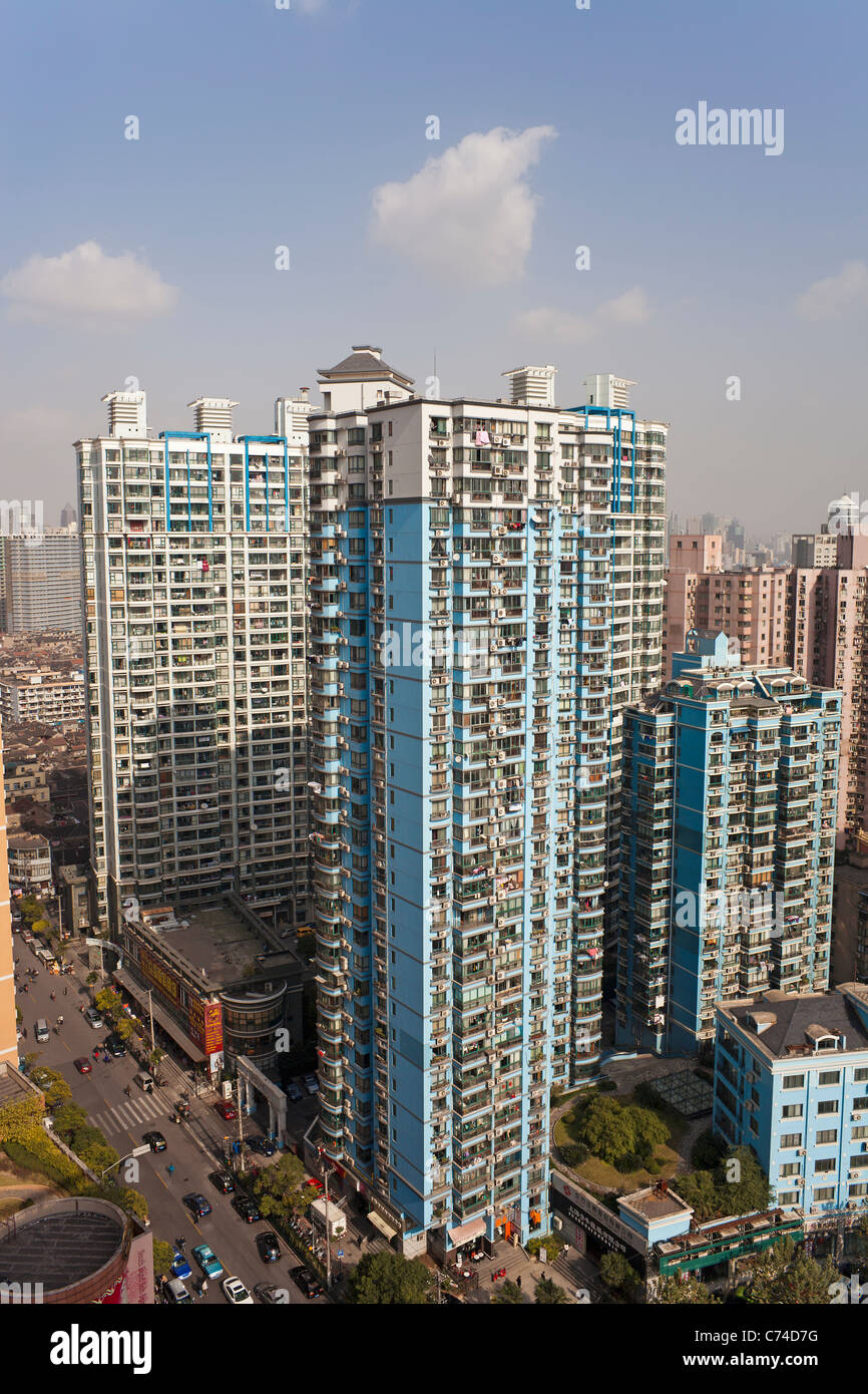 Edificios de apartamentos en el centro de Shanghai, Shanghai, China Foto de stock