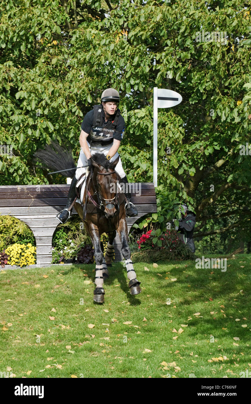 Angus Smales montando a caballo Burghley Ballyvooney juicios 2011 Foto de stock