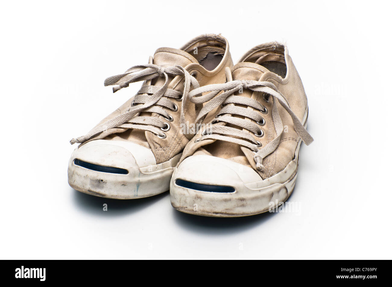 Converse Jack Purcell zapatos tenis sobre un fondo blanco Fotografía de  stock - Alamy