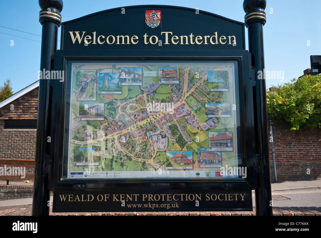 Bienvenido a Tenterden Town Map Sign Kent England Foto de stock