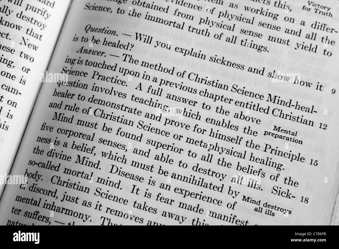 La sección sobre "Enfermedad" en la ciencia cristiana "Ciencia y Salud" de Mary Baker Eddy Foto de stock