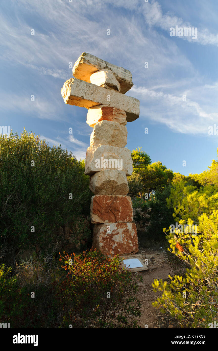 Escultura Equilibrio por Rolf Schaffner, Mallorca, Islas Baleares, España, Europa Foto de stock