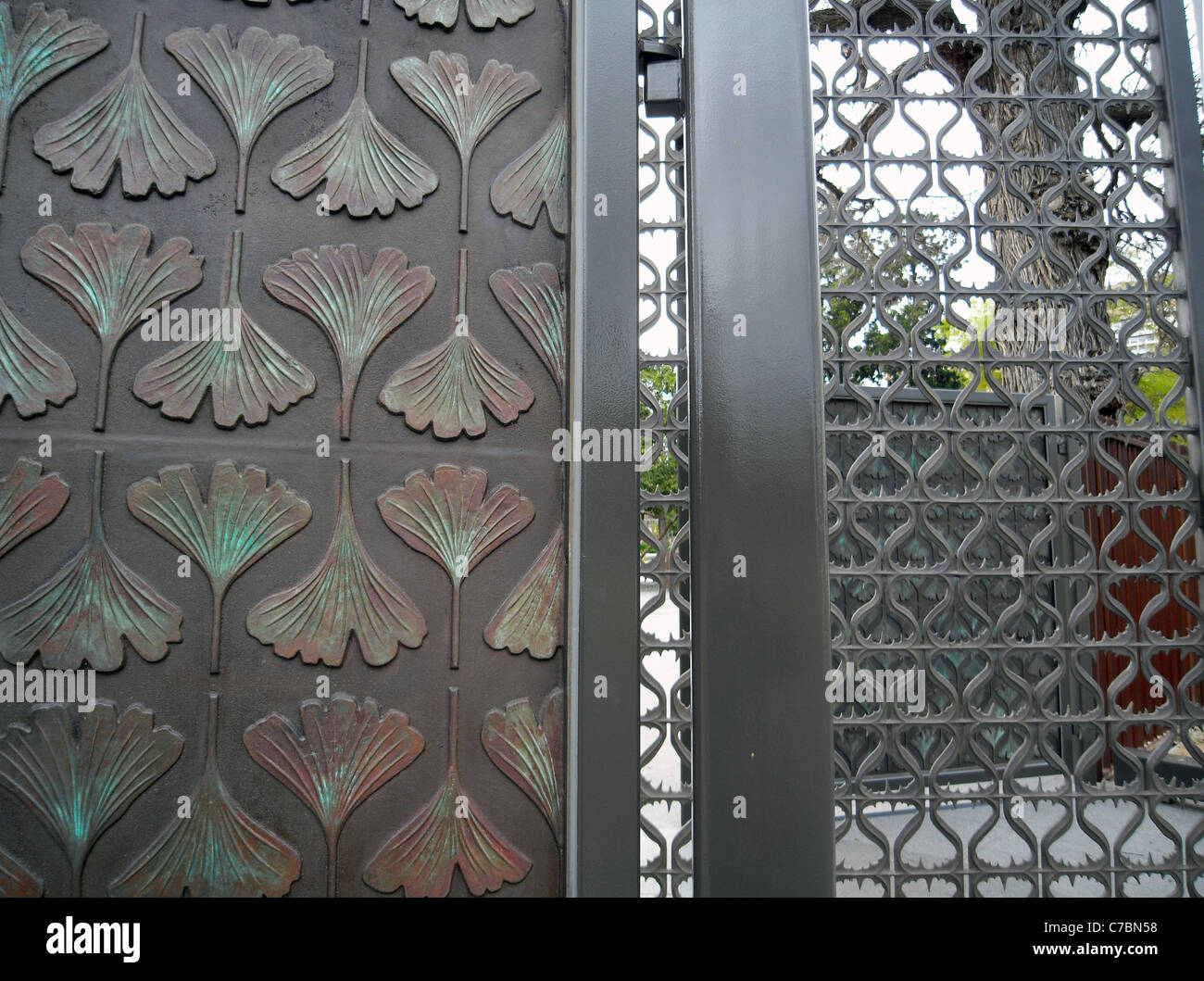 Detalle de Gingko Gate, los Jardines Botánicos de Adelaida, Australia del Sur. No hay PR Foto de stock