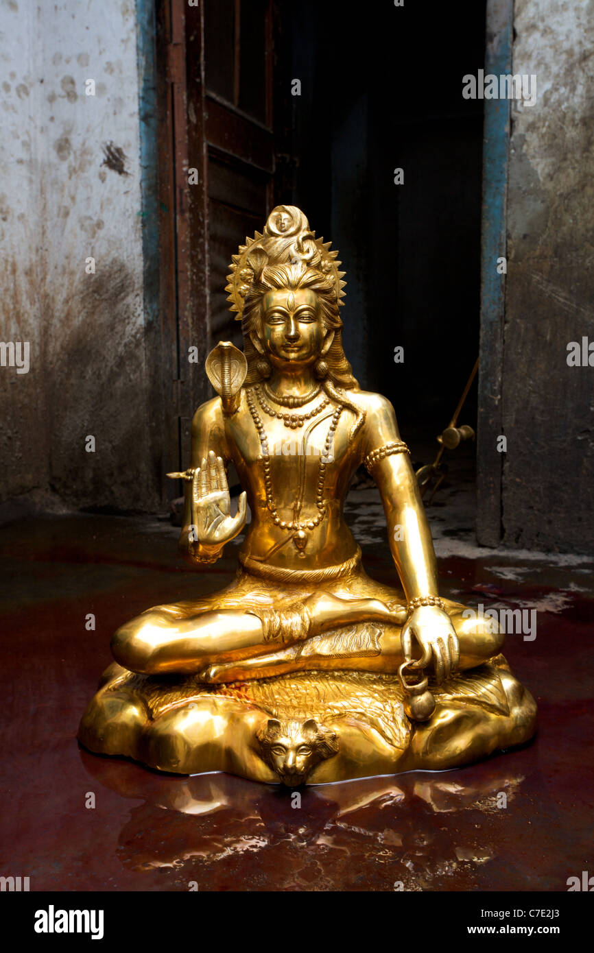 Escultura de bronce de Shiva, deidad Hidu indio. Foto de stock