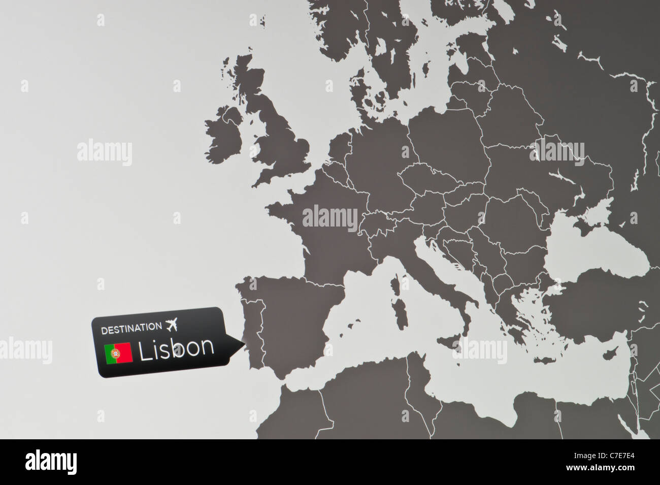 Un primer plano de una pantalla de ordenador que indican la ubicación del Aeropuerto Internacional de Lisboa, Portugal. Foto de stock