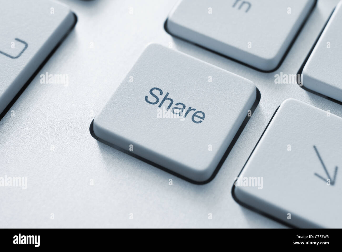 Botón Share (Compartir) en el teclado. Imagen de tonos Fotografía de stock  - Alamy
