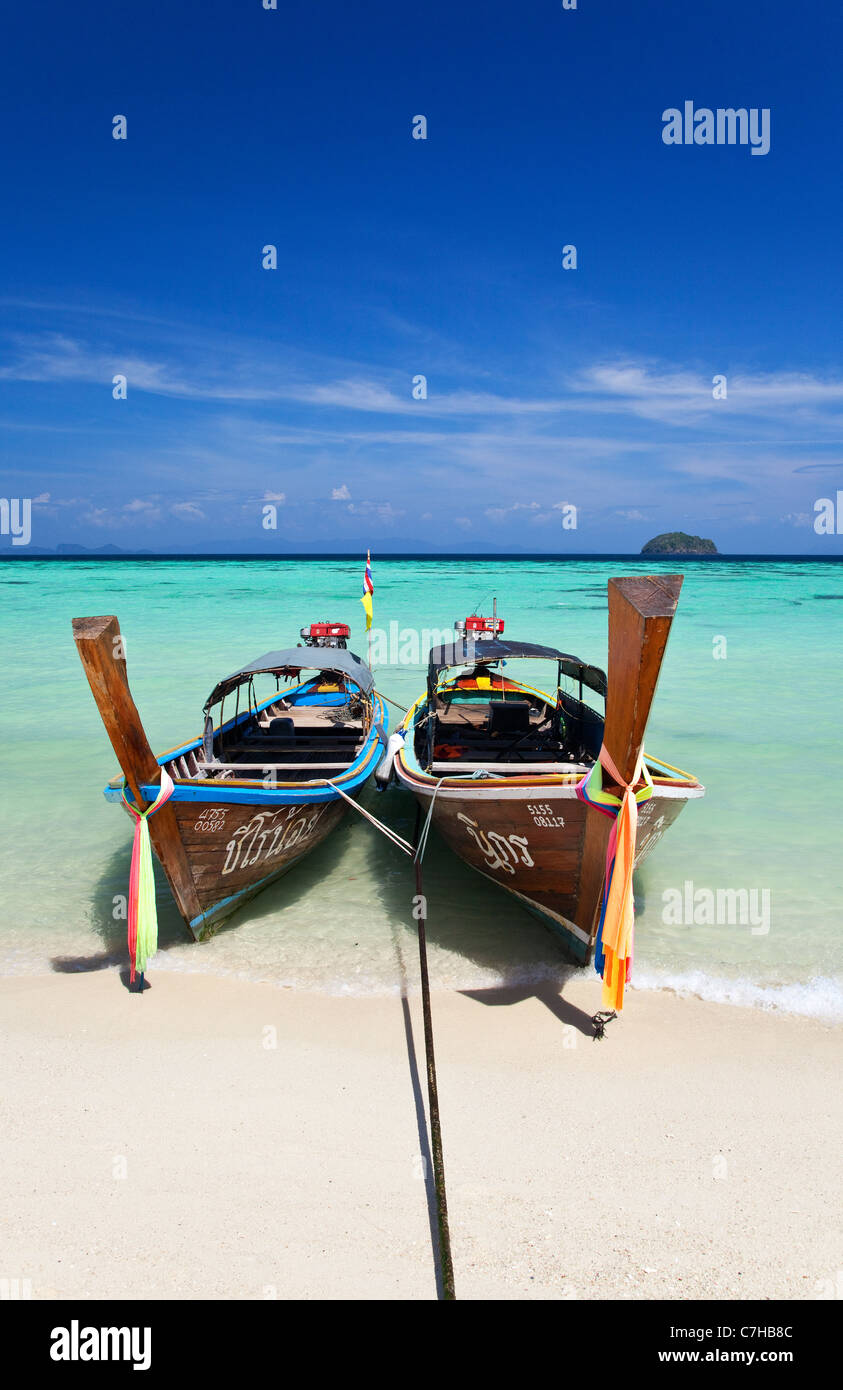 Barcos Long-Tail en Ko Lipe, Tailandia Foto de stock