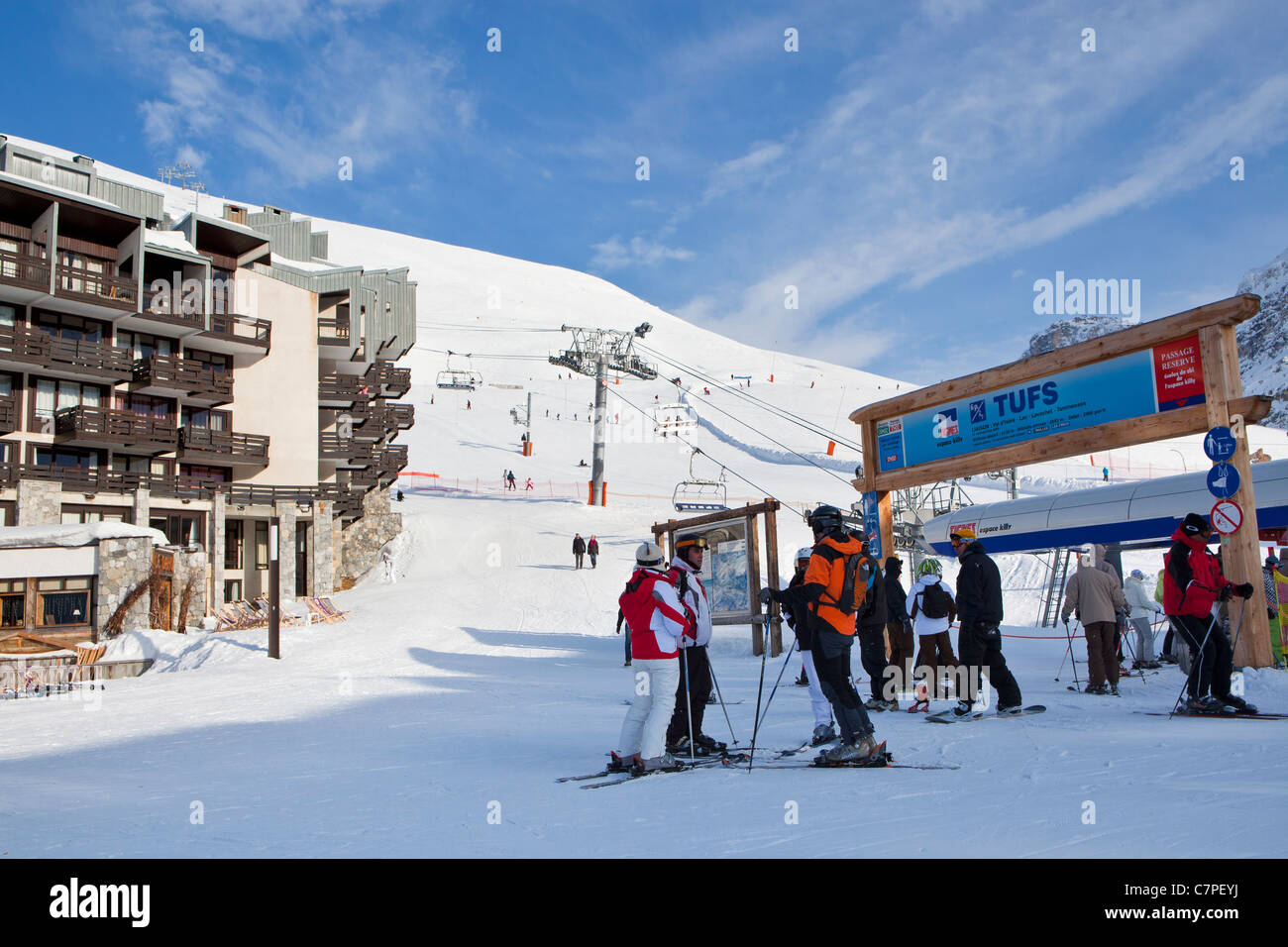 Los esquiadores, Tignes Val Claret, Savoie, Ródano-Alpes, Francia Foto de stock