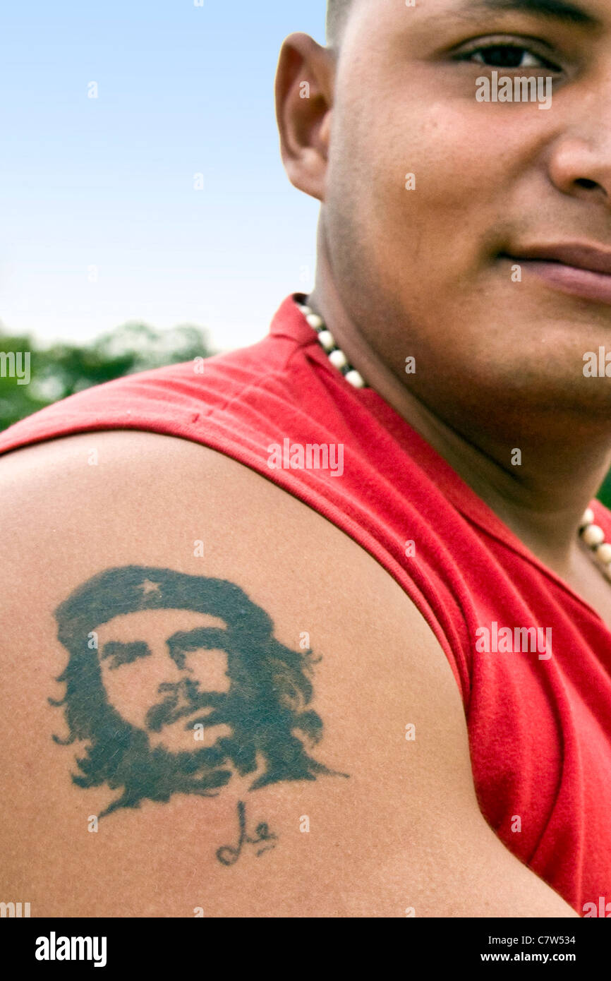 Che guevara tattoo fotografías e imágenes de alta resolución - Alamy