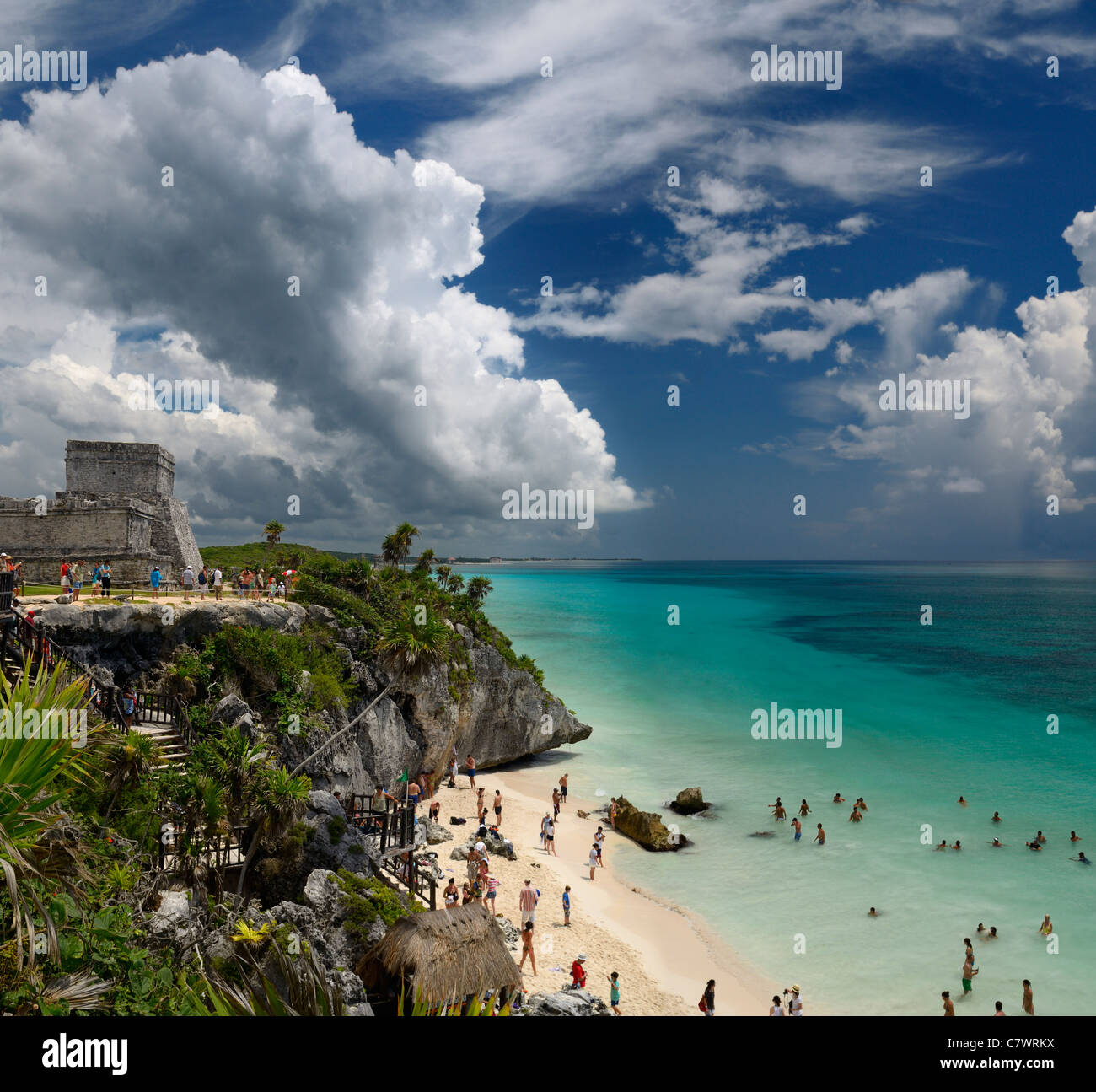 Arriba 18+ Foto playa de las ruinas tulum Mirada tensa