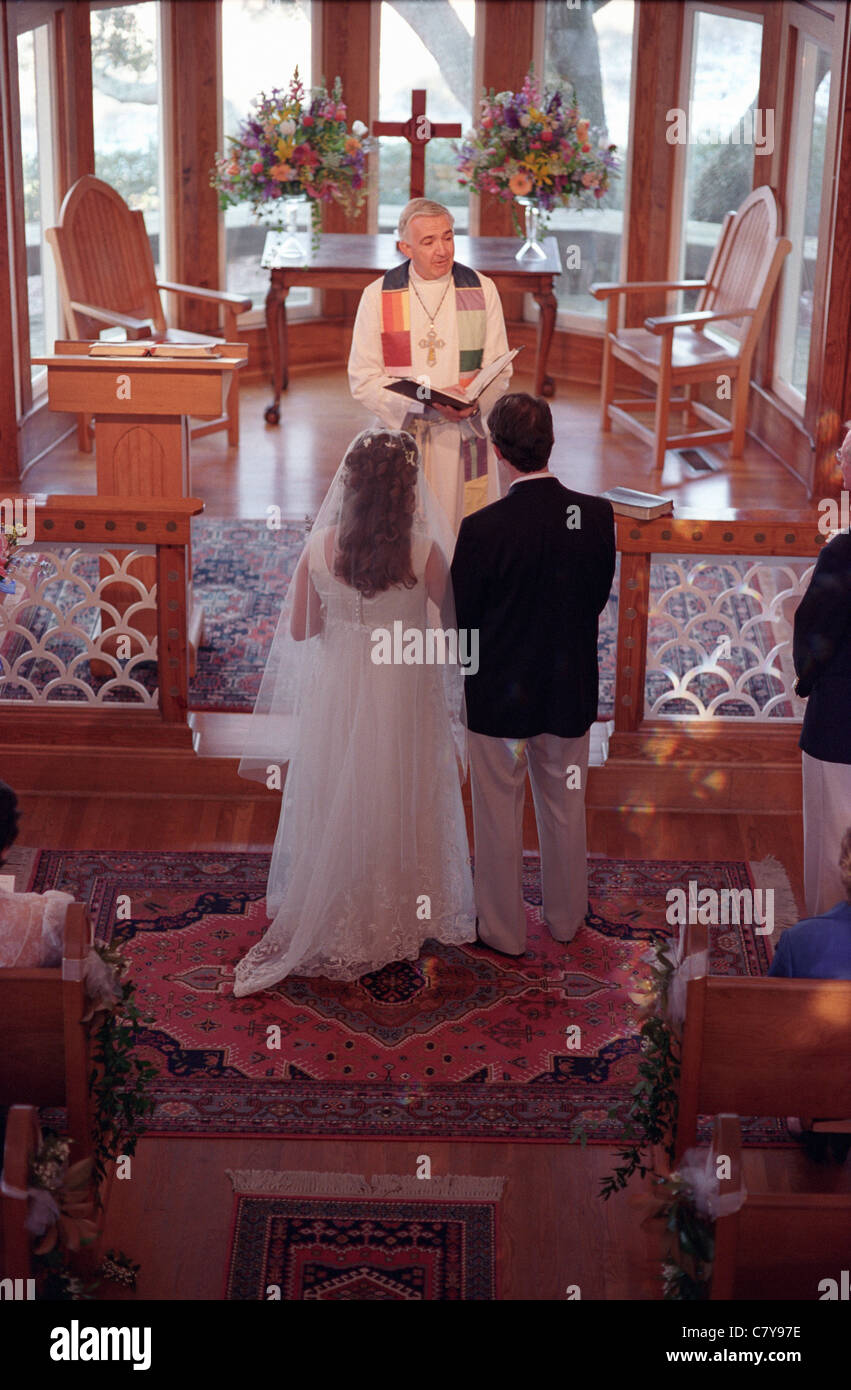 Votos en la iglesia fotografías e imágenes de alta resolución - Alamy Votos en la iglesia fotografías e imágenes de alta resolución - Alamy