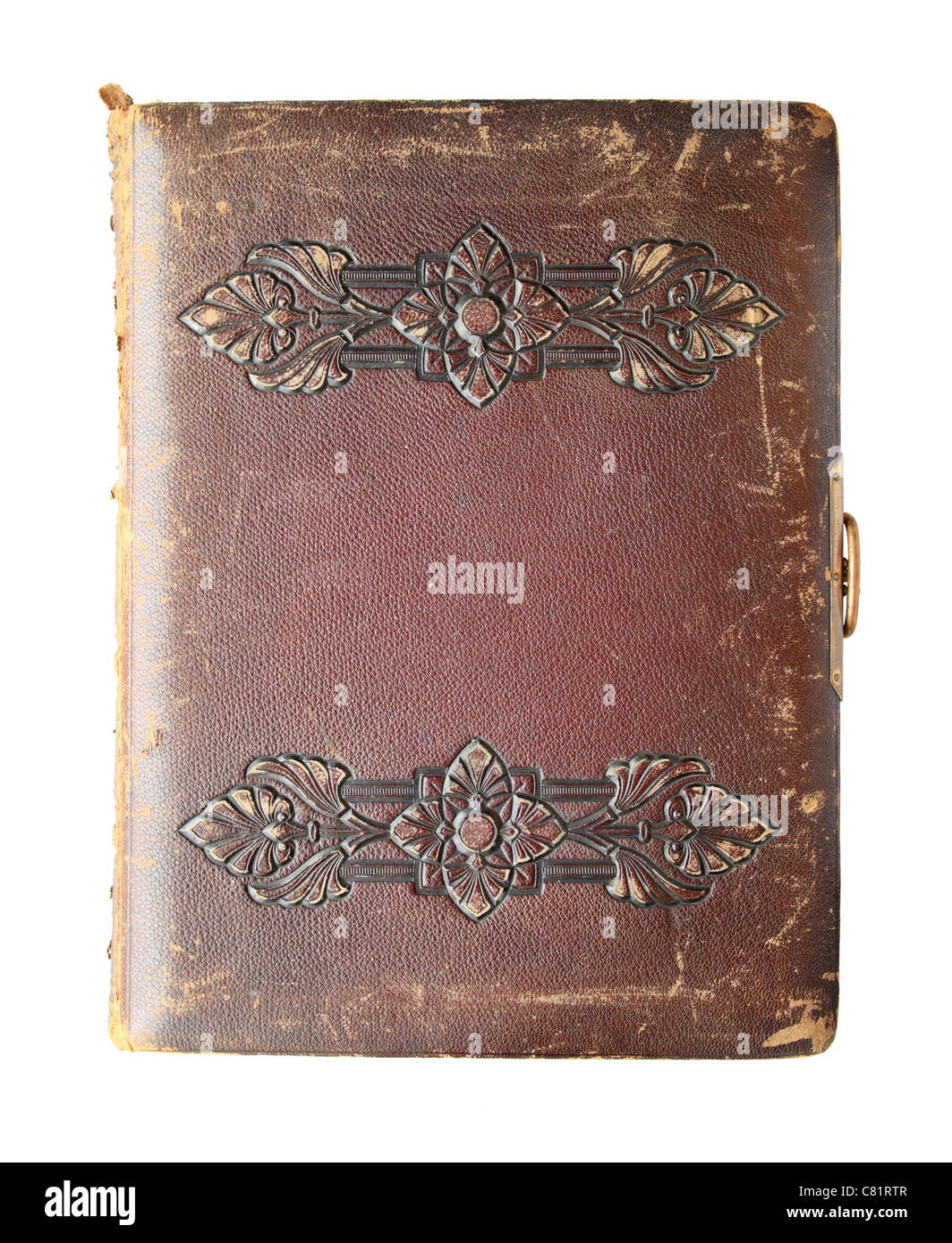 Libro de fotografías antiguas con cubierta de cuero repujado y cierre aislado en blanco Foto de stock