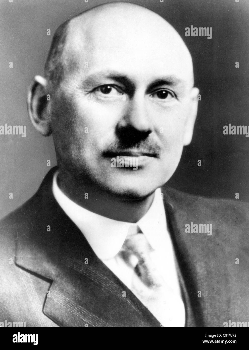 ROBERT GODDARD (1882-1945), físico estadounidense e inventor del mundo, el primer cohete de combustible líquido Foto de stock