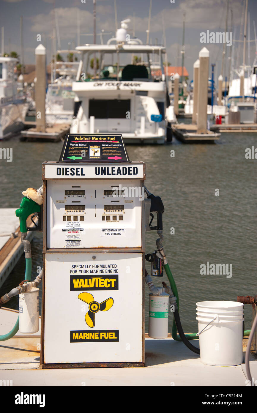 Barco en gasolinera fotografías e imágenes de alta resolución - Página 2 -  Alamy