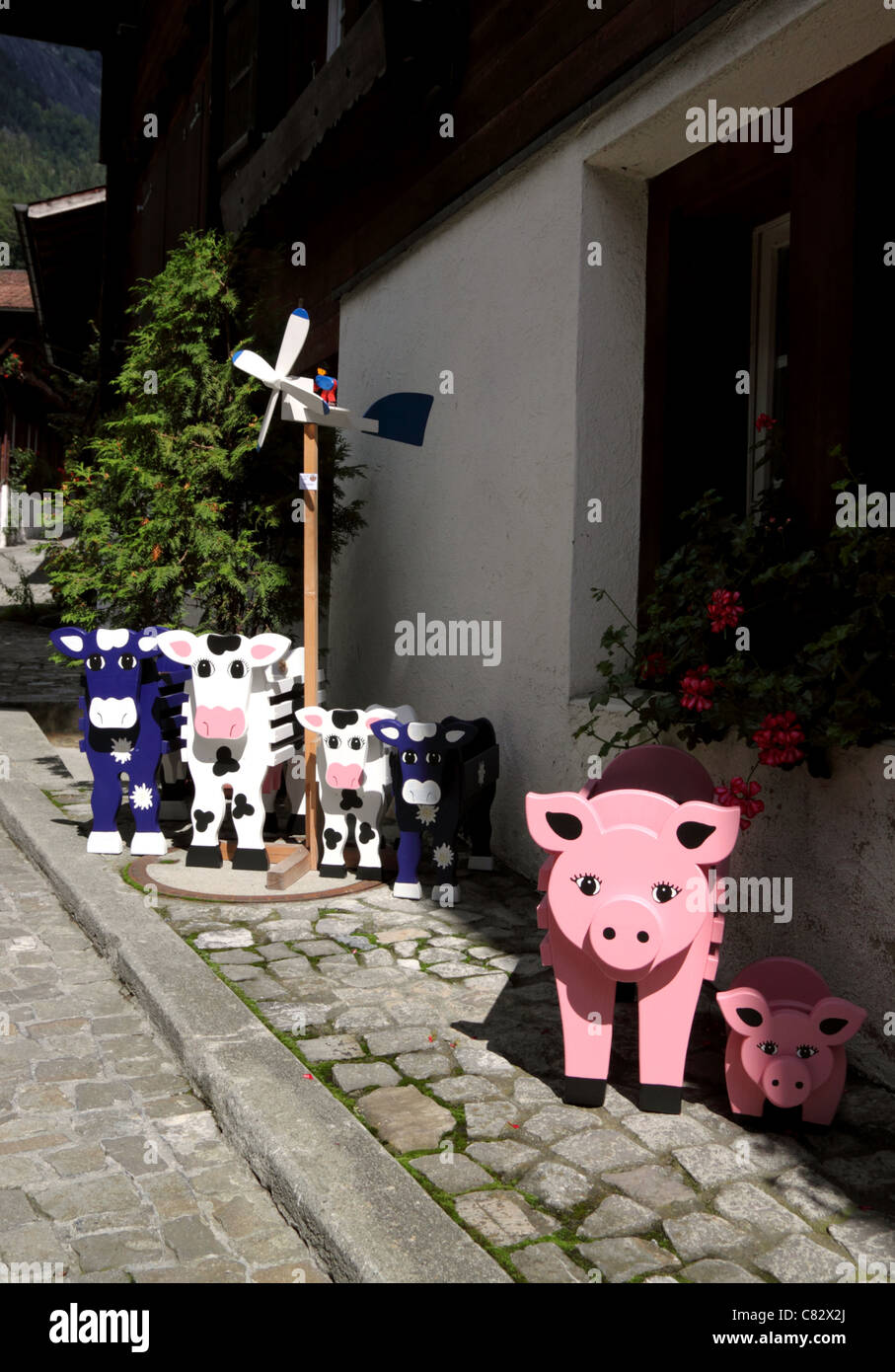 Las sembradoras de animales talladas en Brienz, Suiza. Foto de stock